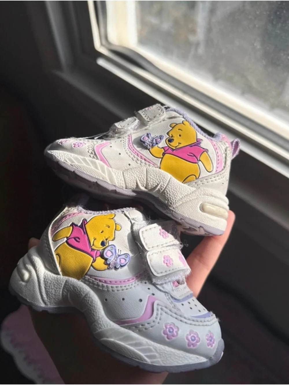Disney White & Pink Winnie the Pooh Toddler Light-Up Sneakers